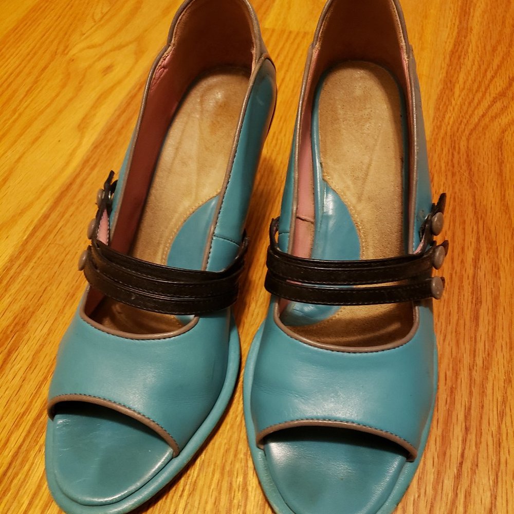 Vintage John Fluevog Miss April peep toe